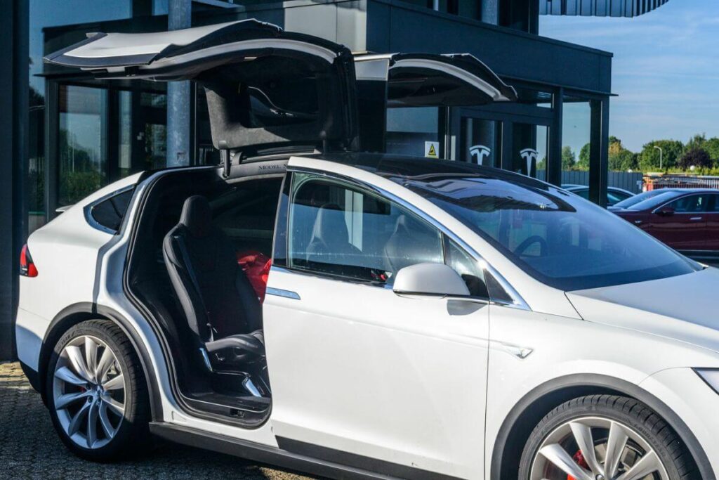 Tesla's Gullwing And Falcon Wing Doors