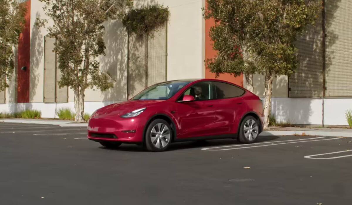 How to Auto Park Tesla Master Easy Parking! CONVEYANCEOPEDIA
